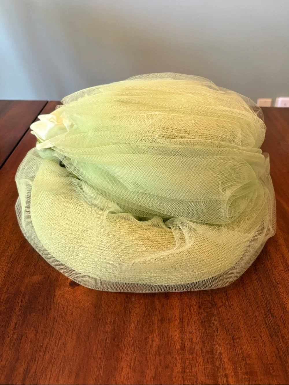 Vintage 1960s Mantessa Pastel Lime Mint Green Tulle Straw Floral Dress Derby Hat